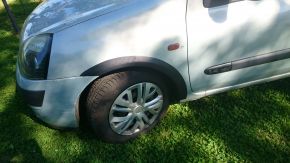 Extensions d'ailes en plastique pour Renault Clio II (2001-2006), après facelift, version 5 portes