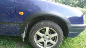 Extensions d'ailes en plastique pour Toyota Corolla VIII berline/liftback (1997-2002)