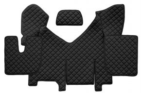 Tapis en simili cuir Q pour IVECO STRALIS HI-WAY (01.2013-12.2016) - automatique - version avec réfrigérateur - Noir