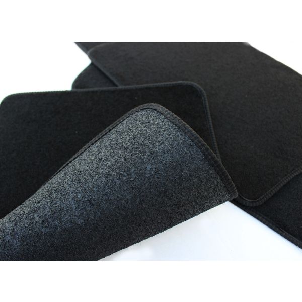 Couche inférieure antidérapante du tapis de voiture